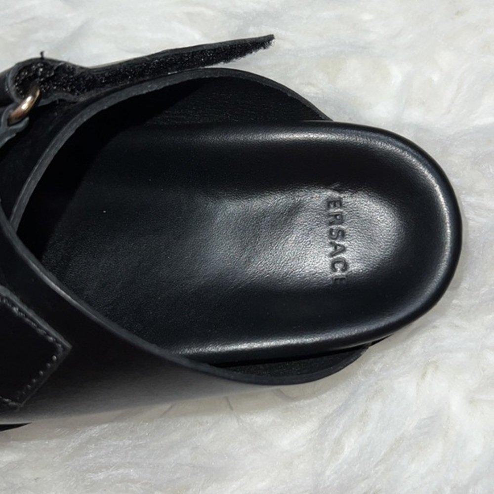 Versace‎ slides - Picture 4 of 7